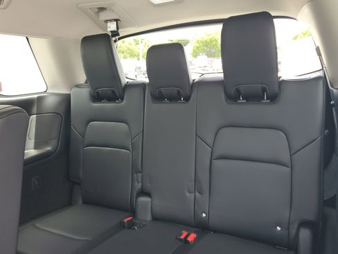 Certified 2025 Nissan Pathfinder SL image 15