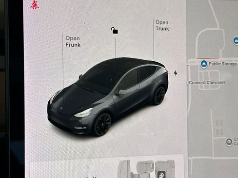 Used 2021 Tesla Model Y Long Range AWD/4WD image 20