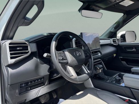 Used 2025 Toyota Tundra Limited image 30
