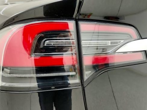 Used 2021 Tesla Model X Long Range AWD/4WD image 27