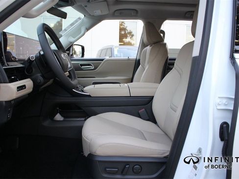 New 2026 INFINITI QX80 Pure image 7