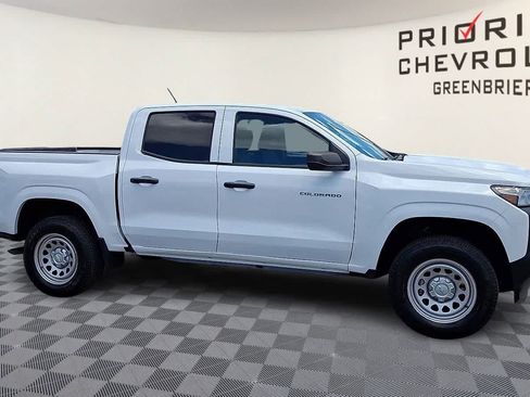 Used 2024 Chevrolet Colorado W/T RWD image 2