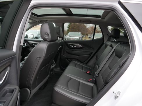 Used 2024 GMC Terrain SLT w/ Infotainment Package II image 35