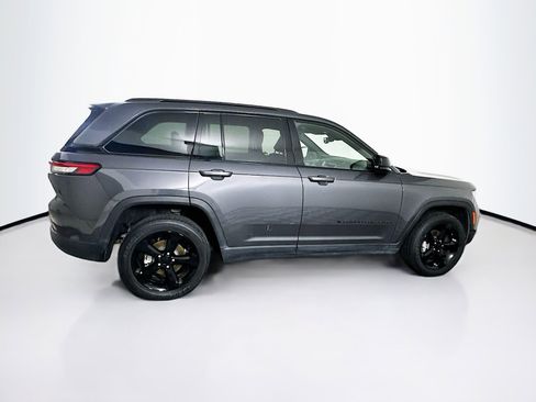 Used 2023 Jeep Grand Cherokee Altitude image 10