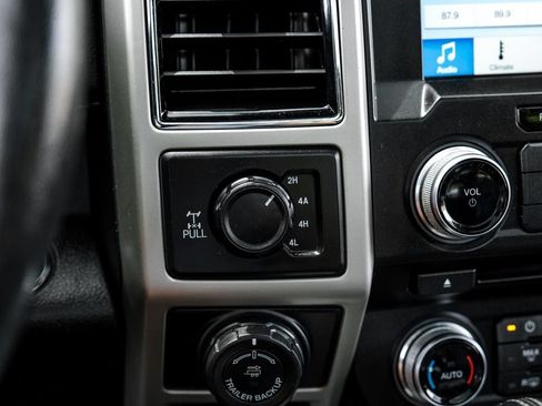 Used 2018 Ford F150 Lariat w/ Equipment Group 502A Luxury AWD/4WD image 28