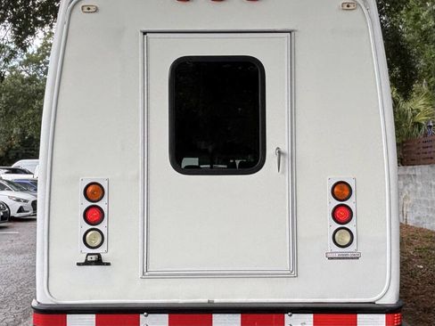 Used 2009 Ford E-450 and Econoline 450 RWD image 8