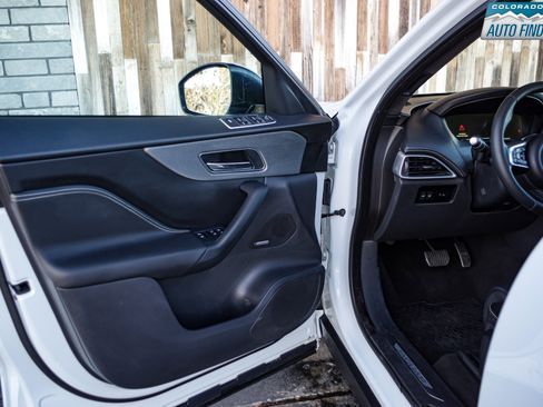 Used 2017 Jaguar F-PACE S image 10