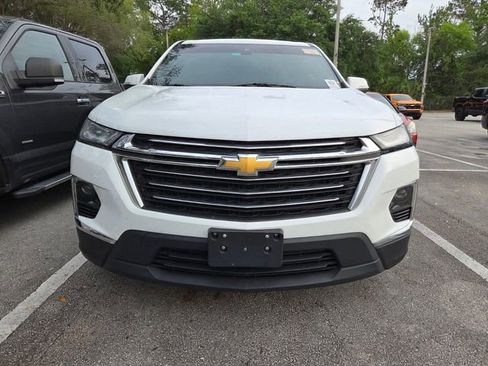 Certified 2023 Chevrolet Traverse LT FWD image 2