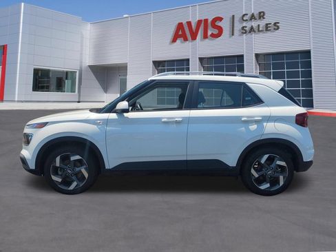 Used 2025 Hyundai Venue SEL FWD image 10