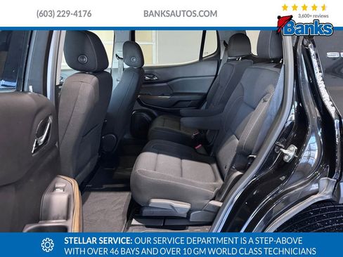 Certified 2022 GMC Acadia SLE w/ Driver Convenience Package image 9