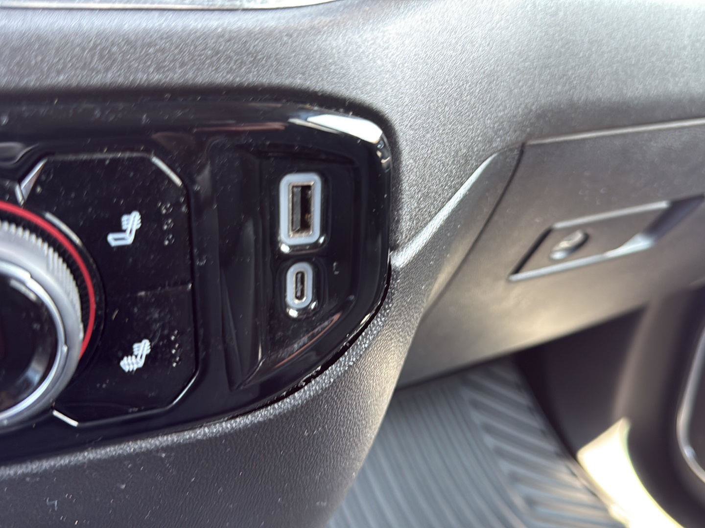 Used 2024 Chevrolet Silverado 1500 RST AWD/4WD image 37