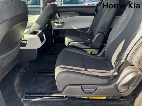 Certified 2024 Kia Carnival LX image 13