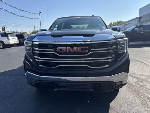 Used 2022 GMC Sierra 1500 SLT w/ SLT Premium Package image 9