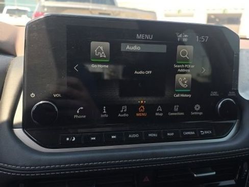 Used 2023 Nissan Rogue SL w/ SL Premium Package image 11