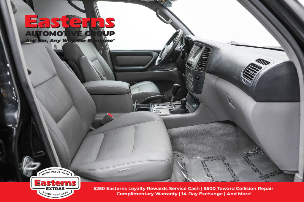 Used 2005 Toyota Land Cruiser w/ Convenience Pkg AWD/4WD image 27