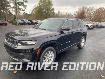 New 2025 Jeep Grand Cherokee Laredo X w/ Trailer Tow Package