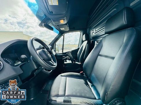 Used 2022 Mercedes-Benz Sprinter 2500 image 14