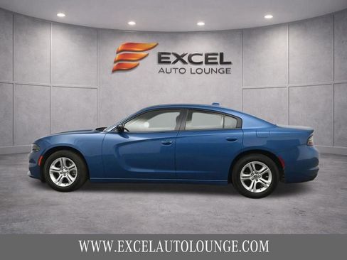 Used 2023 Dodge Charger SXT RWD image 3