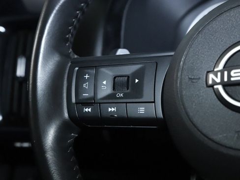 Certified 2025 Nissan Pathfinder SV FWD image 22