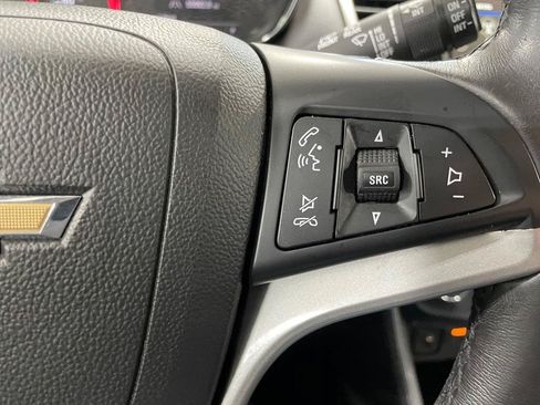 Used 2018 Chevrolet Trax LT w/ LT Convenience Package FWD image 30