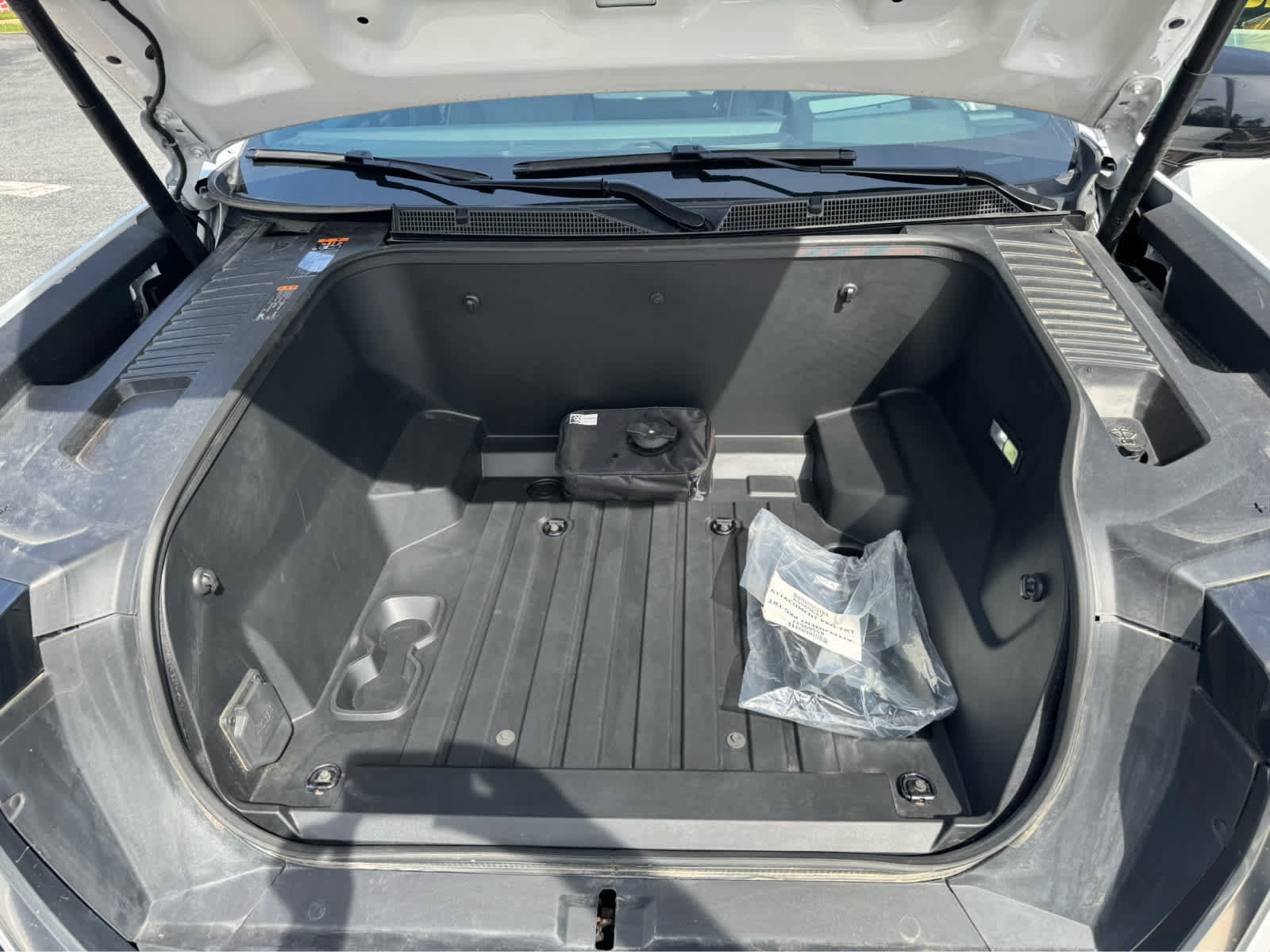 Used 2025 GMC Sierra EV Denali AWD/4WD image 9