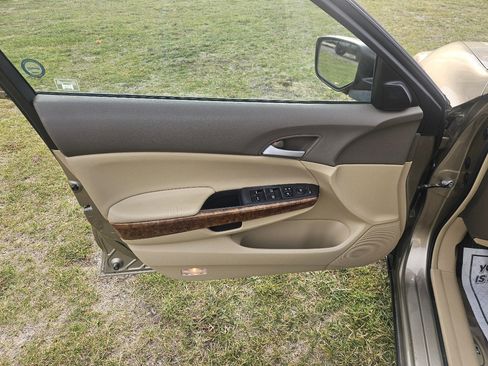 Used 2009 Honda Accord EX image 10