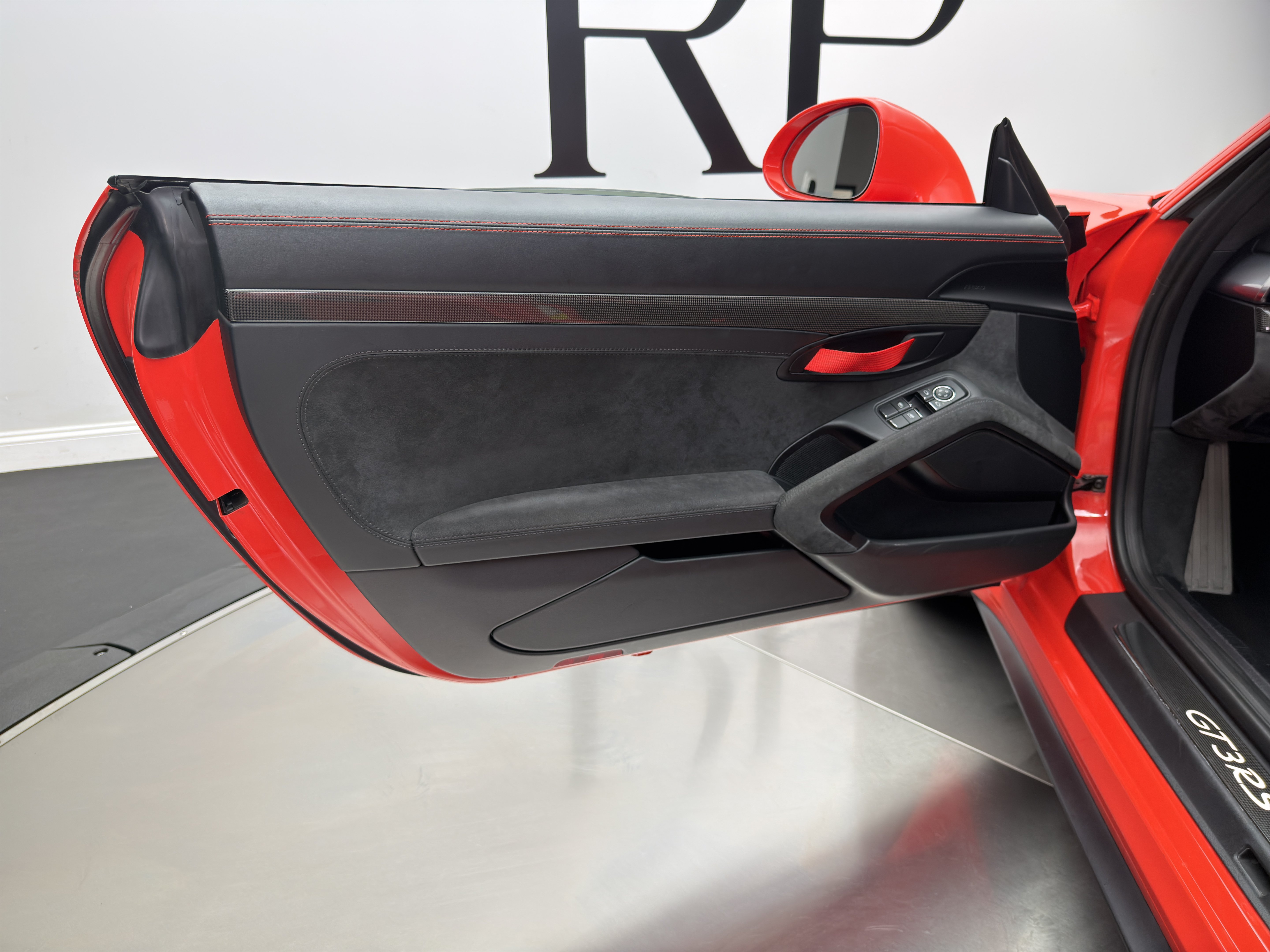 Used 2016 Porsche 911 GT3 RS RWD image 27