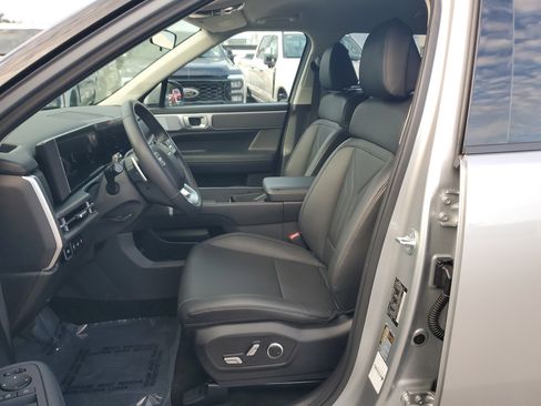 Used 2025 Hyundai Santa Fe SEL image 11