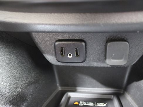 Used 2023 Chevrolet Traverse LT FWD image 21