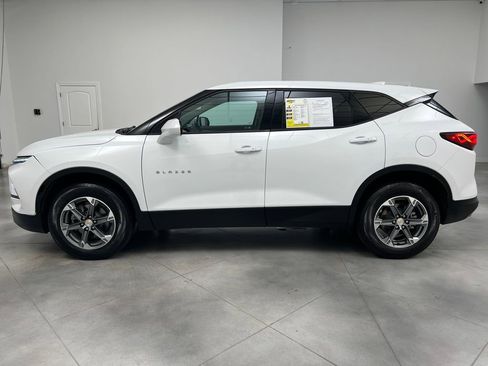 Used 2025 Chevrolet Blazer LT FWD image 4