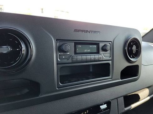 Used 2025 Mercedes-Benz Sprinter 2500 image 19