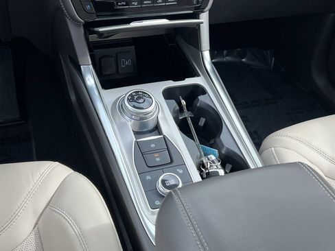 Certified 2022 Ford Explorer Platinum w/ Equipment Group 601A image 20