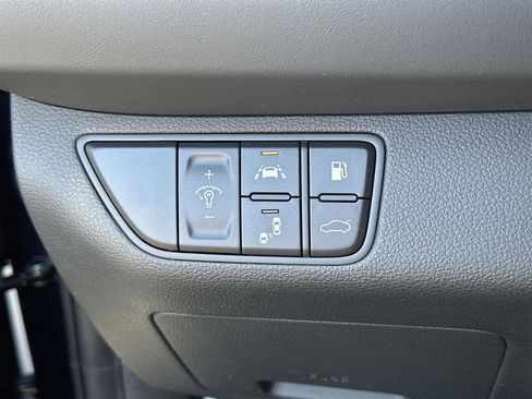 Used 2019 Genesis G70 2.0T Sport image 30