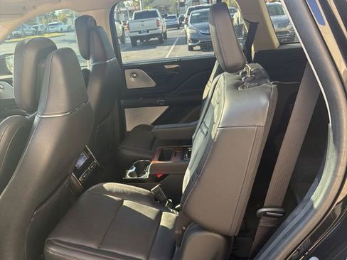Used 2023 Lincoln Aviator Reserve w/ Equipment Group 201A image 9