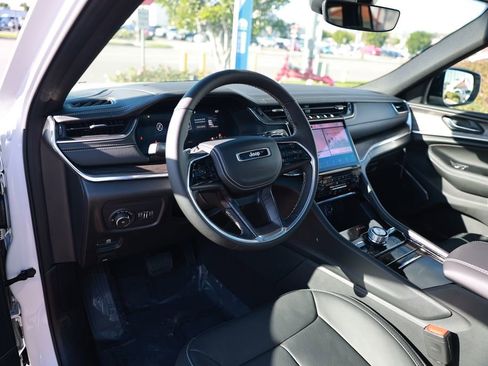 New 2025 Jeep Grand Cherokee L Overland image 10