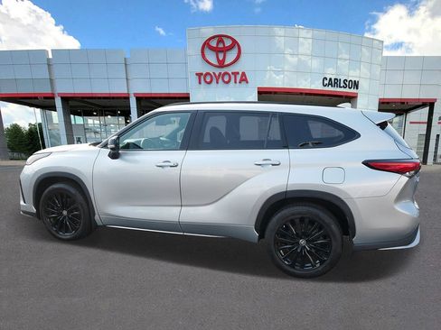 Used 2023 Toyota Highlander XSE AWD/4WD image 7