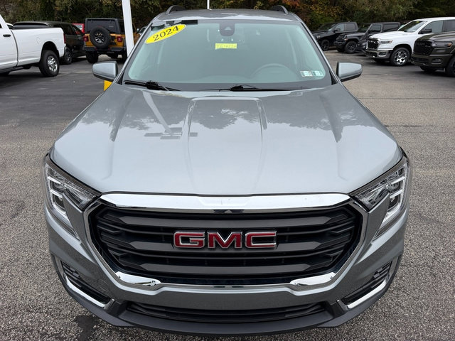 Used 2024 GMC Terrain SLE w/ Driver Convenience Package AWD/4WD image 11