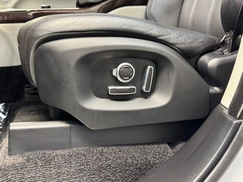 Used 2017 Land Rover Range Rover HSE image 15