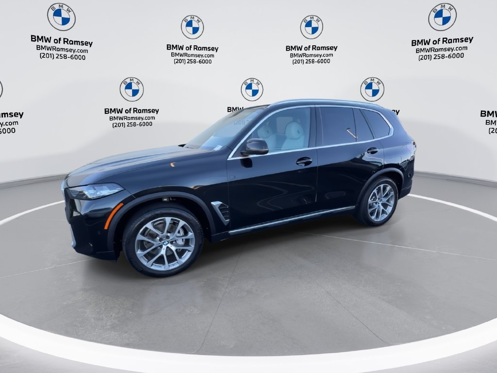 Used 2024 BMW X5 xDrive40i AWD/4WD image 4