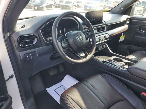 Used 2025 Honda Pilot Black Edition image 20