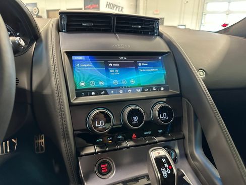 Used 2022 Jaguar F-TYPE Convertible RWD image 32