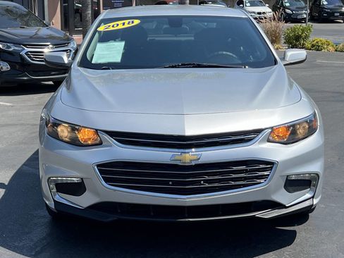 Used 2018 Chevrolet Malibu LT image 2