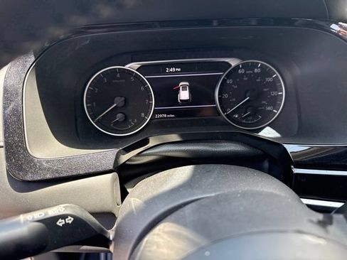 Used 2025 Nissan Pathfinder SV FWD image 7