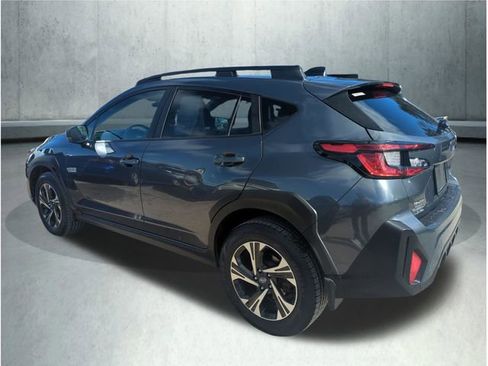 Used 2024 Subaru Crosstrek 2.0i Premium image 3
