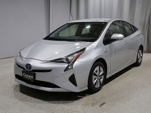 Used 2018 Toyota Prius Two w/ Prius Two Safety Plus Package image 7