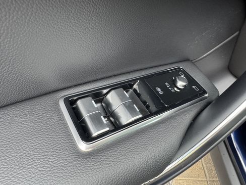 Used 2025 Jaguar F-PACE R-Dynamic S AWD/4WD image 12