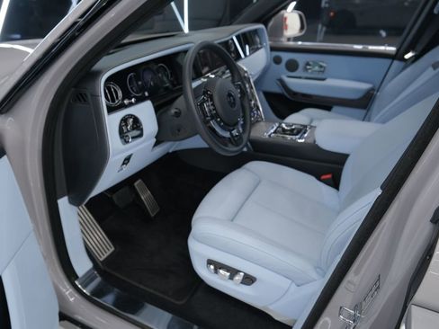 Used 2025 Rolls-Royce Cullinan AWD/4WD image 47