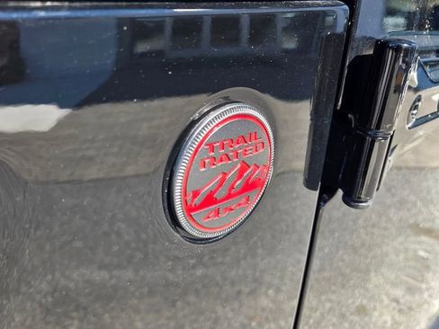 Used 2024 Jeep Gladiator Rubicon AWD/4WD image 17