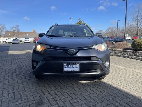 Used 2018 Toyota RAV4 XLE w/ Plus Extra Value Package image 9