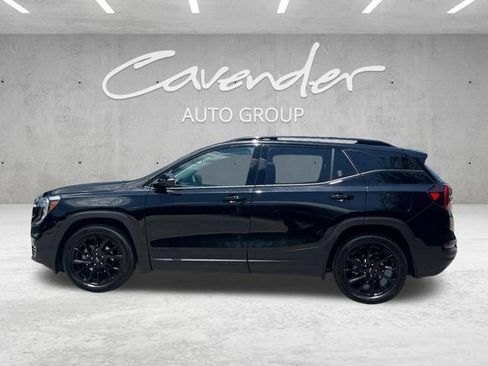 Used 2024 GMC Terrain SLT w/ Infotainment Package II FWD image 16